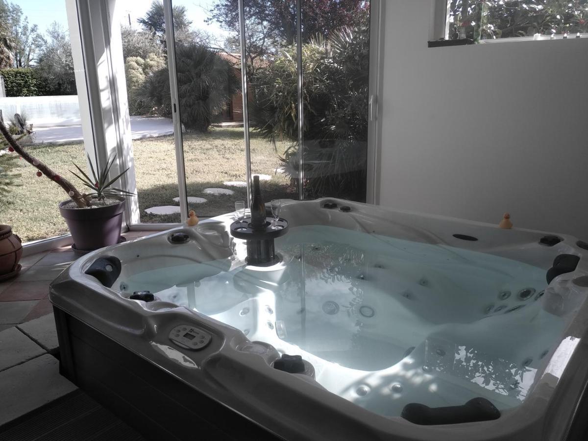 L'Eden Naturiste Spas Challans Kültér fotó